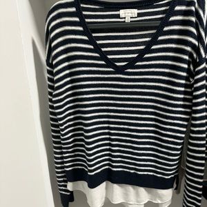 Lucky brand light sweater with silk decal